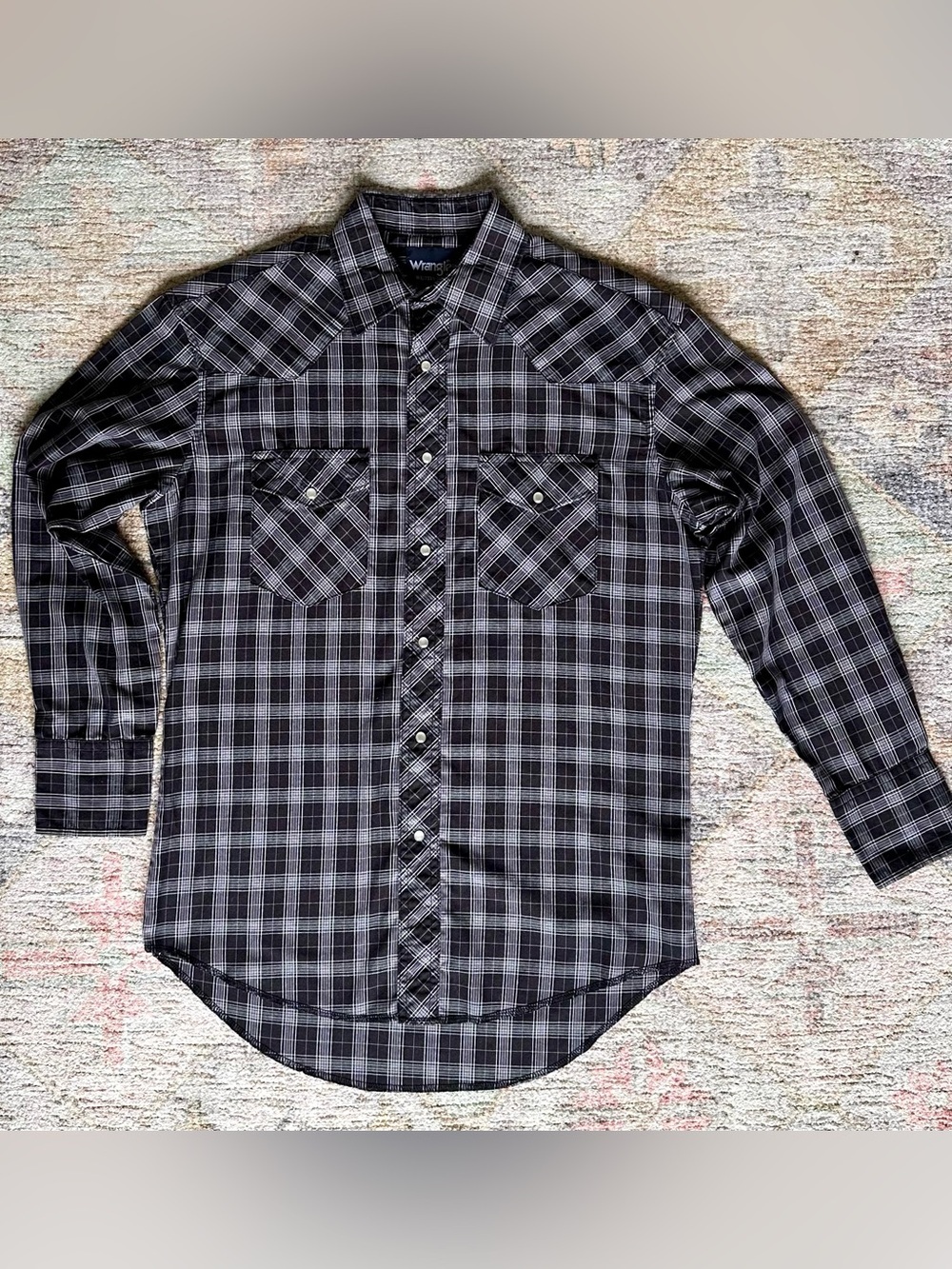 Wrangler Men's Black Plaid Button Down Shirt - Picture 1 of 7